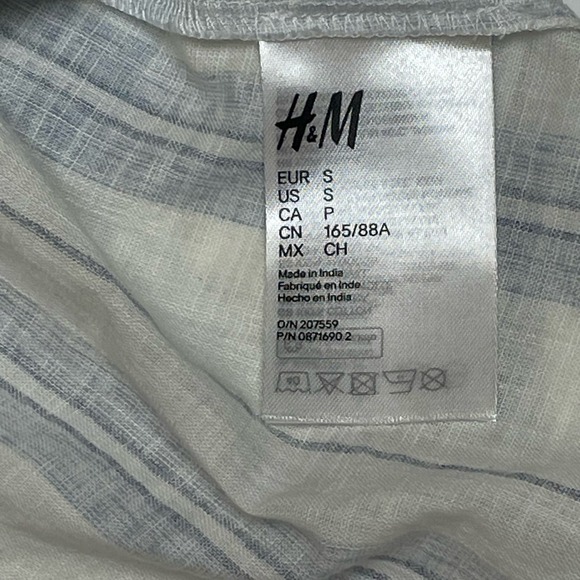 H & M  Short Sleeve V-Neck Cotton Blouse Blue/Cream Size Small - Picture 5 of 9